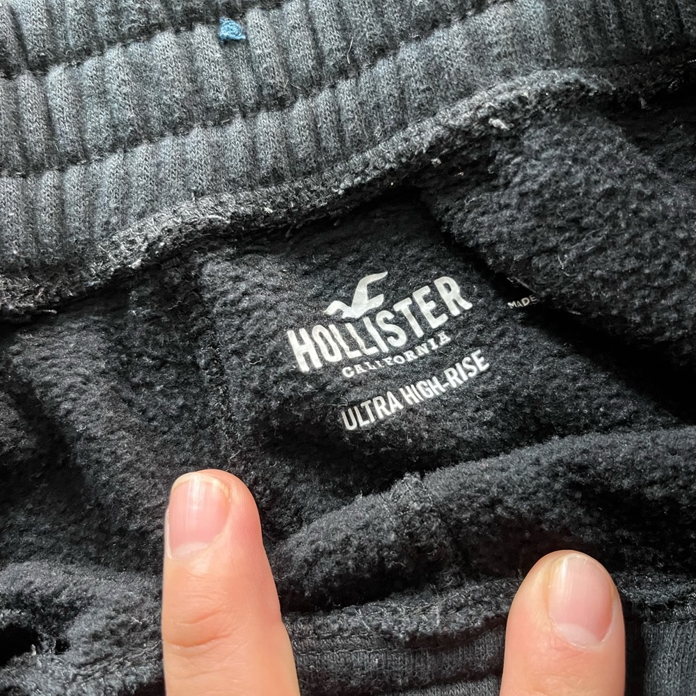 Hollister Women's black Athletic Shorts high rise Small - Picture 3 of 5